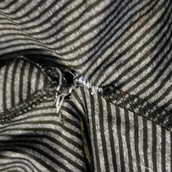 Striped Athletic Works Women's Dri-More Active Capri Legging *** Needs Repair*** - Picture 9 of 12